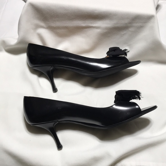 Prada leather peep toe with bow kitten heels. EUC - Picture 8 of 10